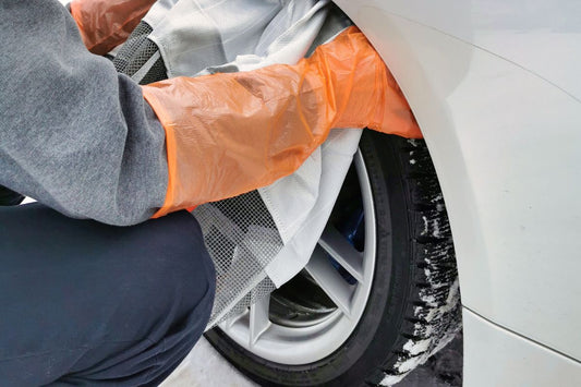 Instalación adecuada de calcetines para nieve para vehículos con tracción delantera, trasera y con tracción en las cuatro ruedas