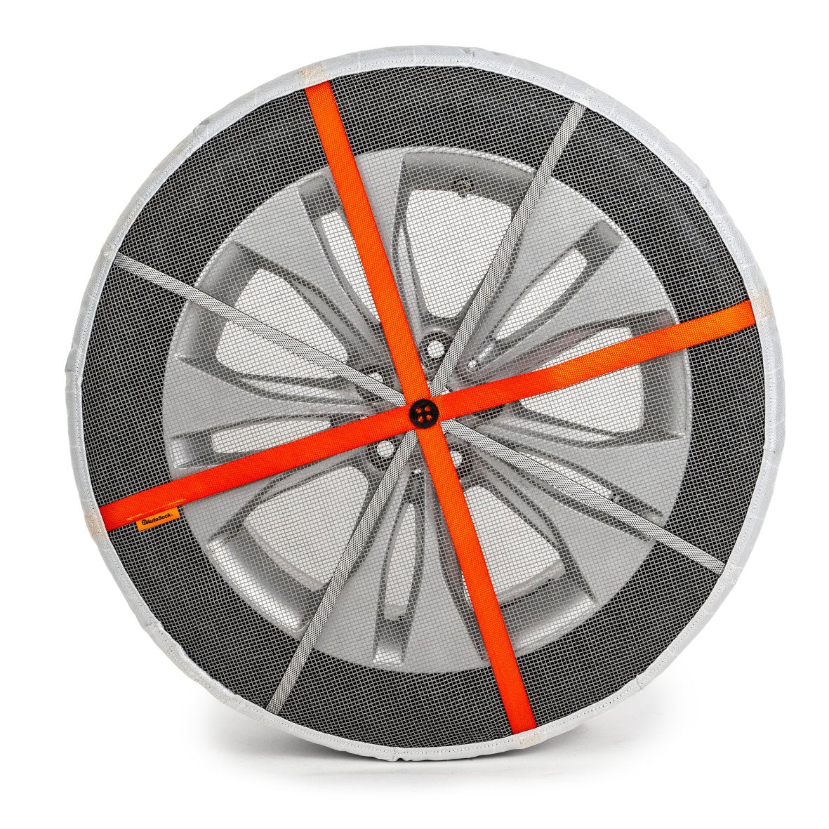 Vista frontal de un calcetín de neumático AutoSock montado en la rueda que muestra la tela de contacto con la carretera, las correas y la tela delantera